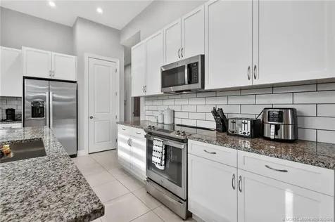 180 SE Via Bisento Port St Lucie FL 34952