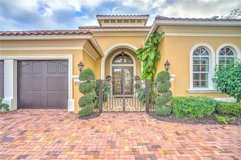 231 SE Bella Strano Port St Lucie FL 34984