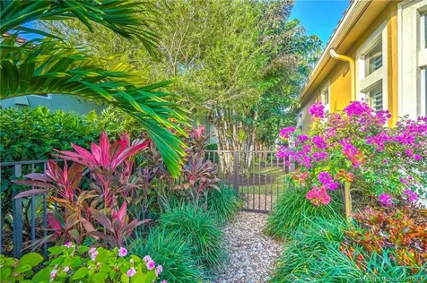 231 SE Bella Strano Port St Lucie FL 34984