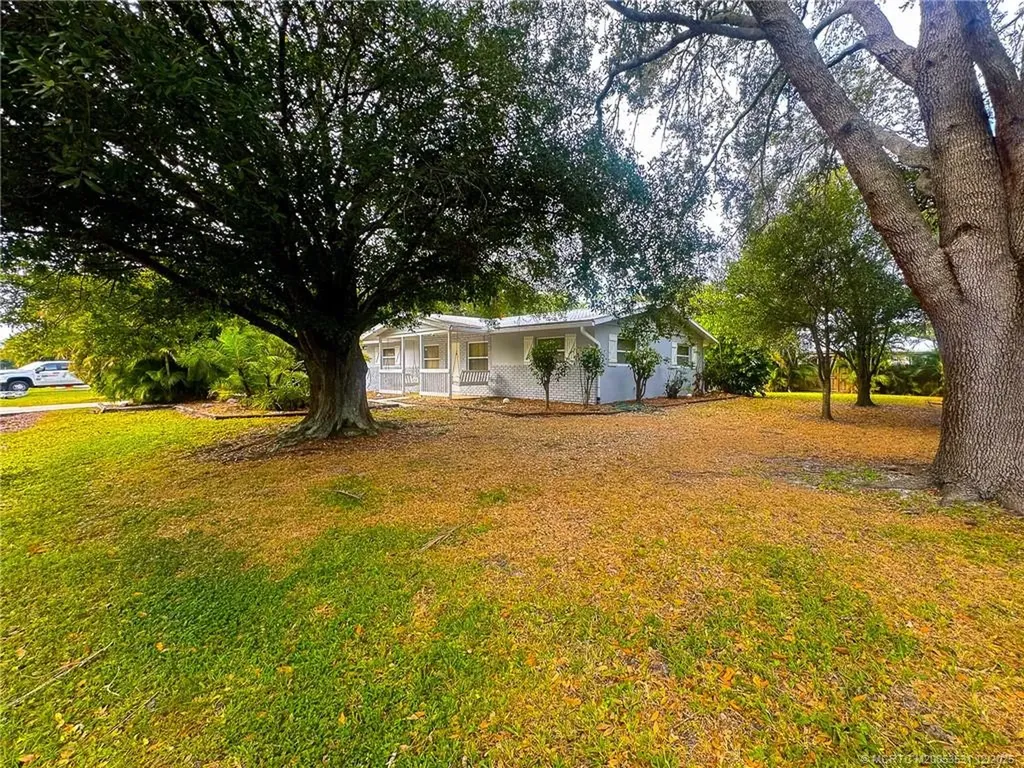 1739 SE Madison Street Stuart FL 34997