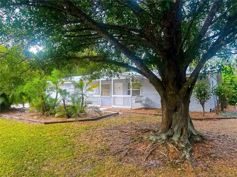 1739 SE Madison Street Stuart FL 34997