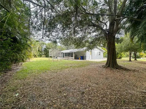 1739 SE Madison Street Stuart FL 34997