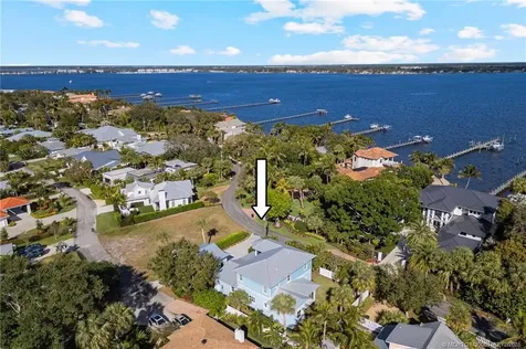 1002 SE Riverside Drive Stuart FL 34996