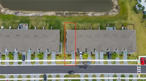 663 SE Lake Falls Street Port St Lucie FL 34984