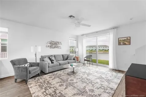 663 SE Lake Falls Street Port St Lucie FL 34984