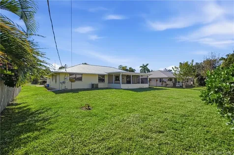 4665 SE Manatee Terrace Stuart FL 34997