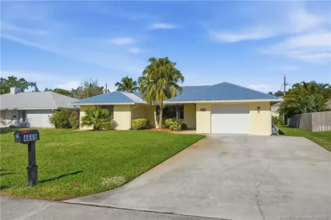 4665 SE Manatee Terrace Stuart FL 34997