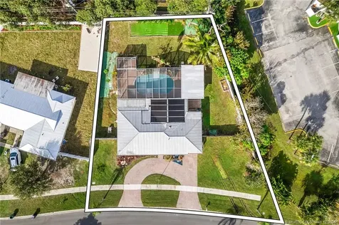 1425 SE San Sovina Terrace Port St Lucie FL 34952