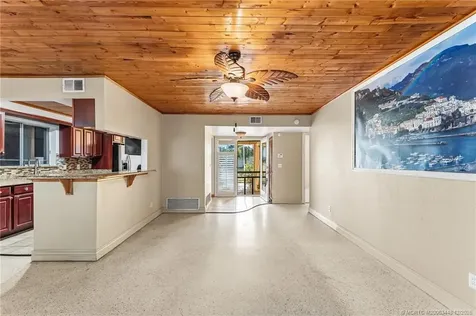 1425 SE San Sovina Terrace Port St Lucie FL 34952