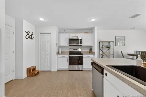 3002 SE East Blackwell Drive Port St Lucie FL 34952