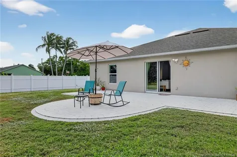 3002 SE East Blackwell Drive Port St Lucie FL 34952