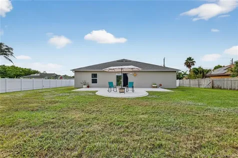 3002 SE East Blackwell Drive Port St Lucie FL 34952
