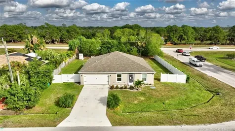 3002 SE East Blackwell Drive Port St Lucie FL 34952