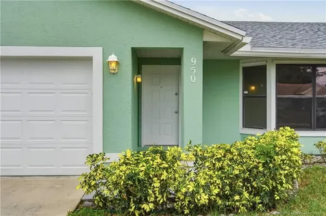 950 SW Jaslo Avenue Port St Lucie FL 34953