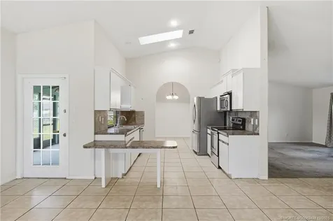 950 SW Jaslo Avenue Port St Lucie FL 34953