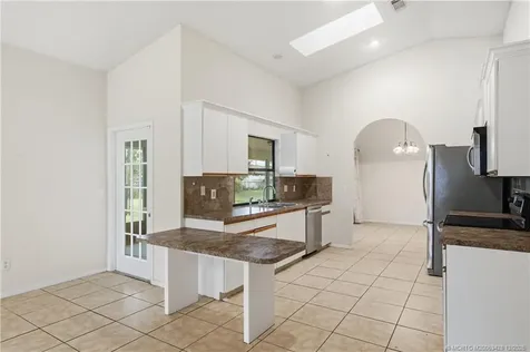 950 SW Jaslo Avenue Port St Lucie FL 34953