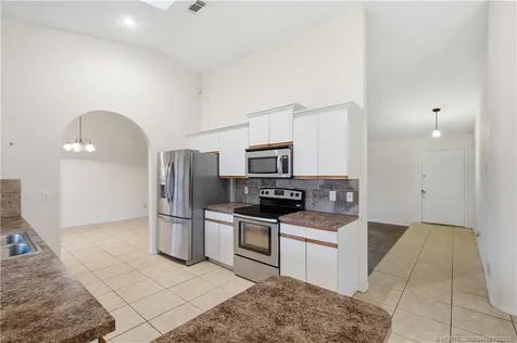 950 SW Jaslo Avenue Port St Lucie FL 34953