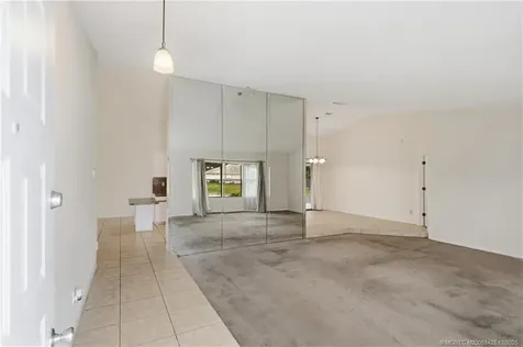 950 SW Jaslo Avenue Port St Lucie FL 34953