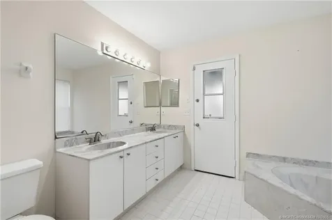 950 SW Jaslo Avenue Port St Lucie FL 34953