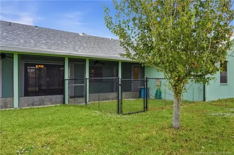 950 SW Jaslo Avenue Port St Lucie FL 34953