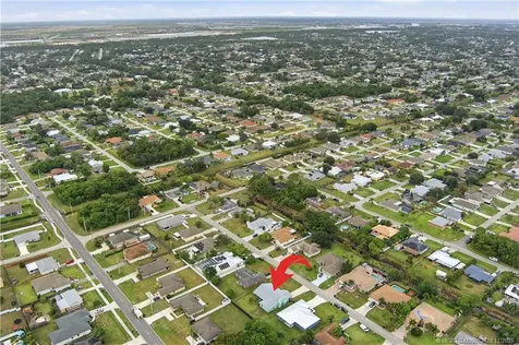 950 SW Jaslo Avenue Port St Lucie FL 34953