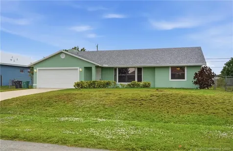 950 SW Jaslo Avenue Port St Lucie FL 34953