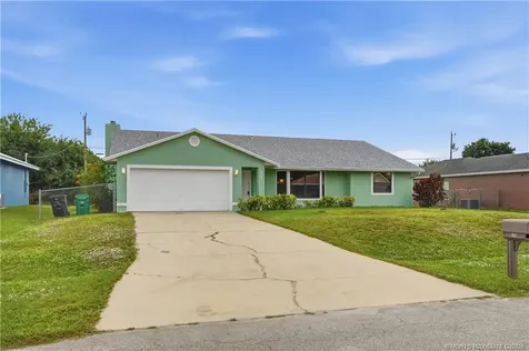 950 SW Jaslo Avenue Port St Lucie FL 34953