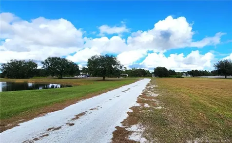13559 22nd Lane Okeechobee FL 34974