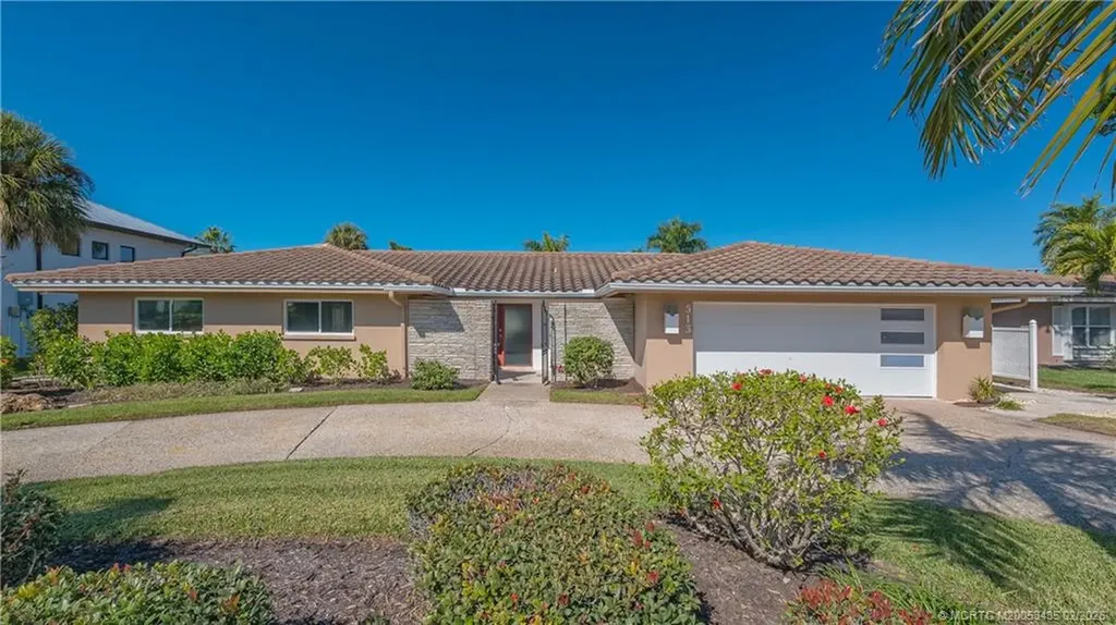 513 Gunwale Lane Longboat Key FL 34228