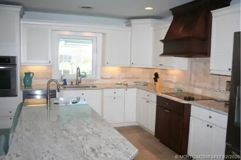513 Gunwale Lane Longboat Key FL 34228