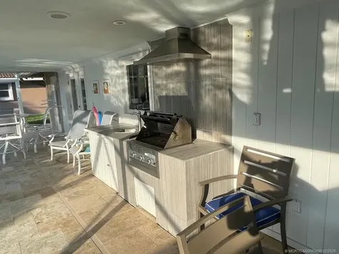 513 Gunwale Lane Longboat Key FL 34228