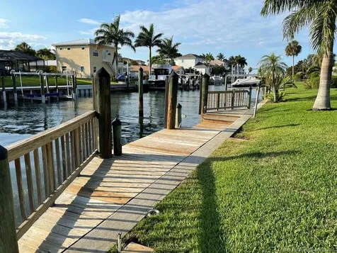 513 Gunwale Lane Longboat Key FL 34228