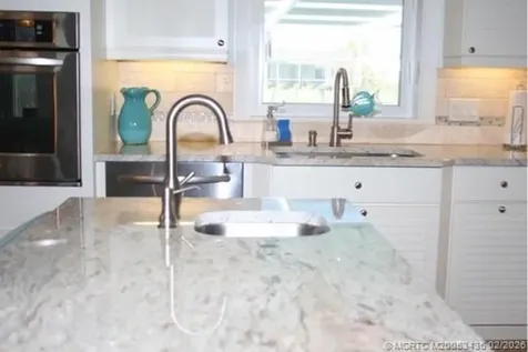 513 Gunwale Lane Longboat Key FL 34228