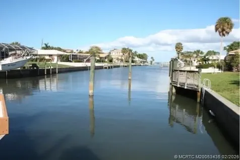 513 Gunwale Lane Longboat Key FL 34228
