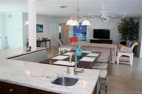 513 Gunwale Lane Longboat Key FL 34228