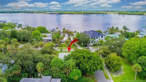 817 SW Saint Lucie Crescent Stuart FL 34994