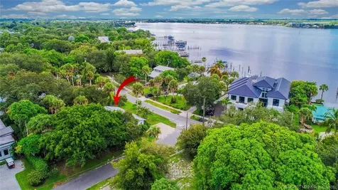 817 SW Saint Lucie Crescent Stuart FL 34994