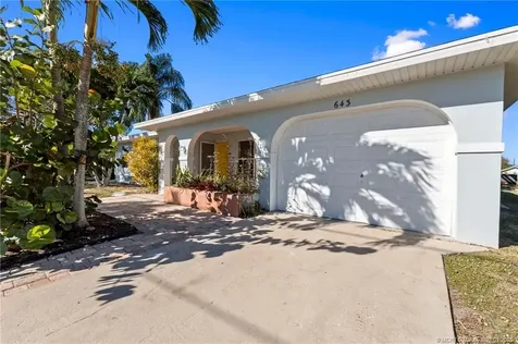 643 SE Harborview Drive Port St Lucie FL 34983