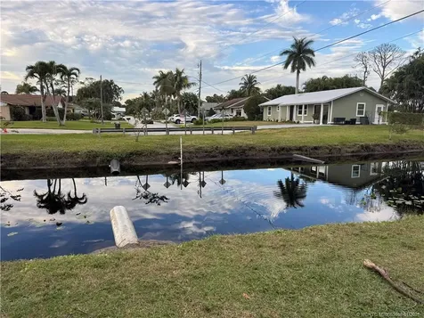 Lot 10,20 1/2 21 SE Pinehaven Avenue Hobe Sound FL 33455