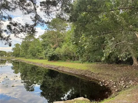 Lot 10,20 1/2 21 SE Pinehaven Avenue Hobe Sound FL 33455