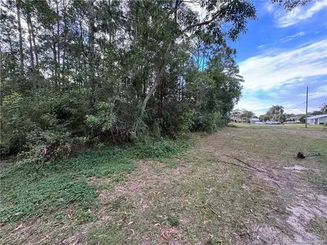 Lot 10,20 1/2 21 SE Pinehaven Avenue Hobe Sound FL 33455