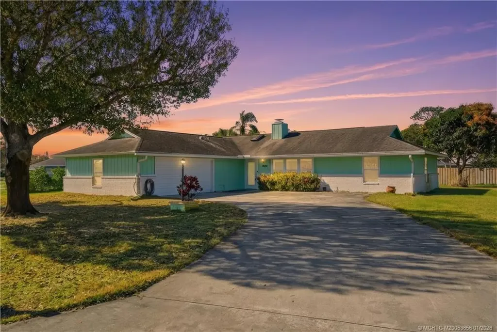 2905 SE Glasgow Drive Stuart FL 34997