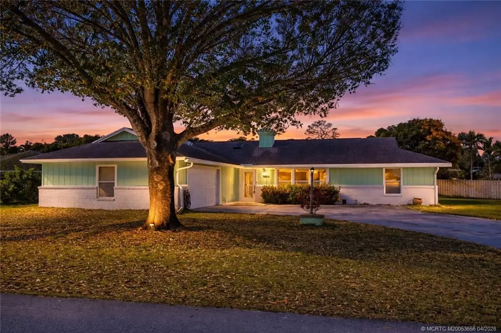 2905 SE Glasgow Drive Stuart FL 34997