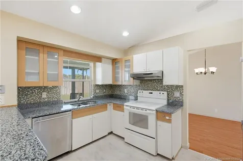 2905 SE Glasgow Drive Stuart FL 34997