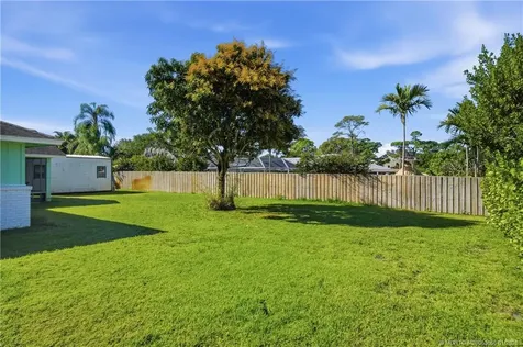 2905 SE Glasgow Drive Stuart FL 34997