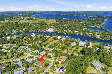 2905 SE Glasgow Drive Stuart FL 34997