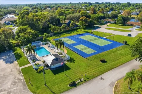 2905 SE Glasgow Drive Stuart FL 34997