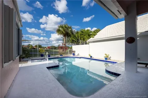26 Windsor Lane Palm Beach Gardens FL 33418