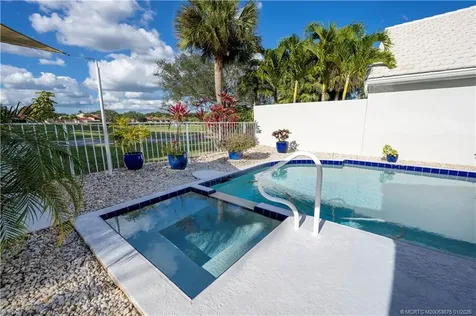 26 Windsor Lane Palm Beach Gardens FL 33418