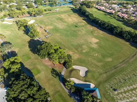 26 Windsor Lane Palm Beach Gardens FL 33418